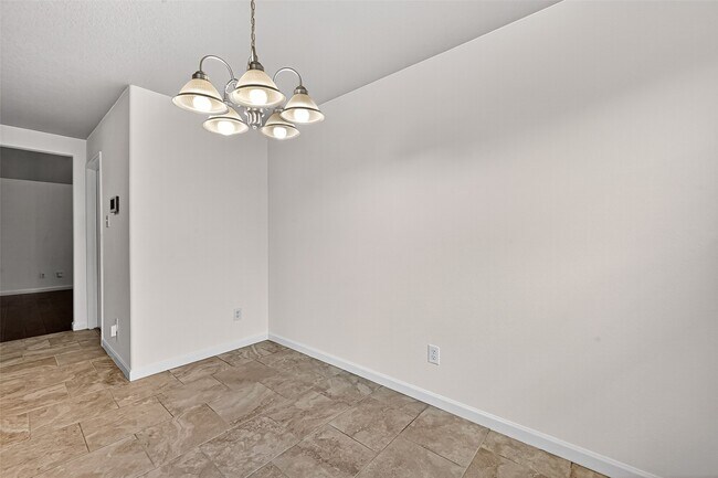 Building Photo - 19439 Hillside Springs Cir