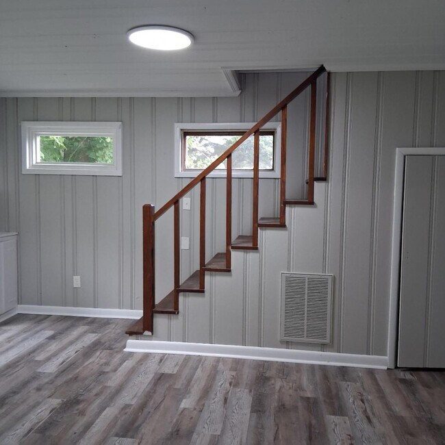 Building Photo - 1310 Martin St