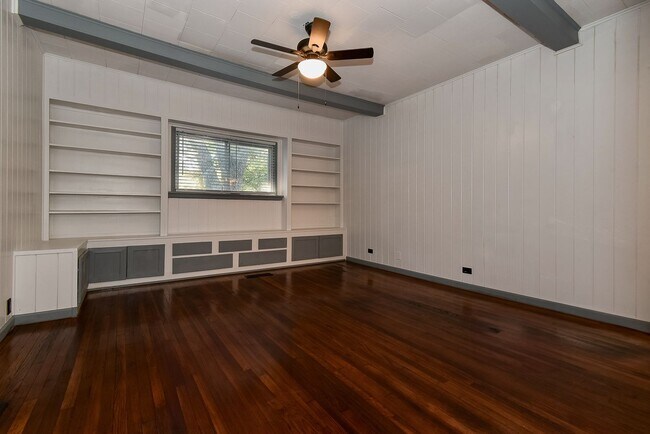 Building Photo - 1507 Bois D'Arc St
