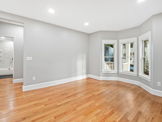 Building Photo - 10 Van Norden St