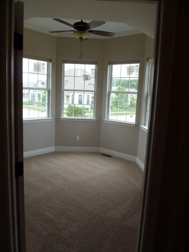 Building Photo - 3 Bedroom Victorian Style Home - Cherry Hill