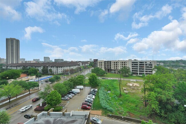 Building Photo - 5925 Almeda Rd