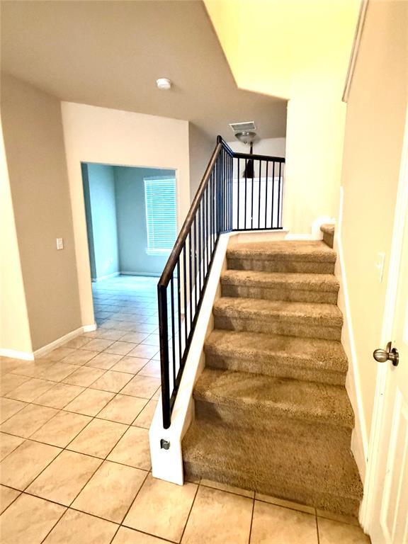 Building Photo - 601 Katmai Cir