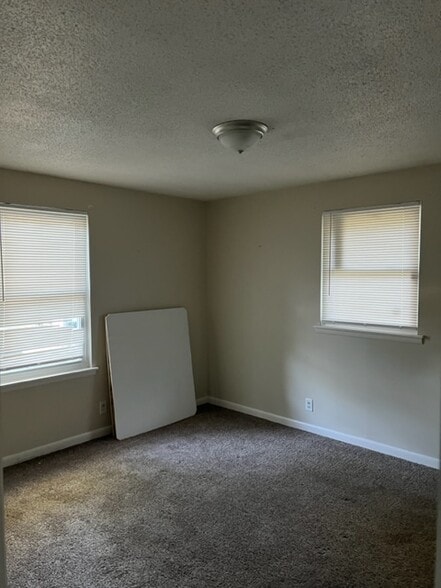 Building Photo - 350 Cross Timbers Dr