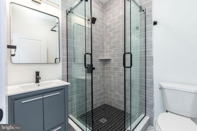 Building Photo - 2252 N Front St