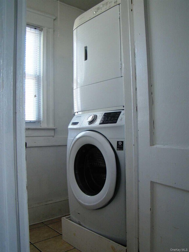 Building Photo - 2 Worrall Ave