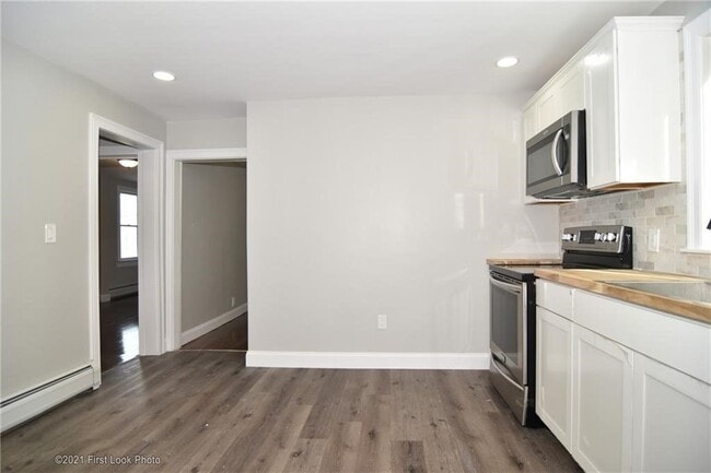 Building Photo - 135 Randolph Ave