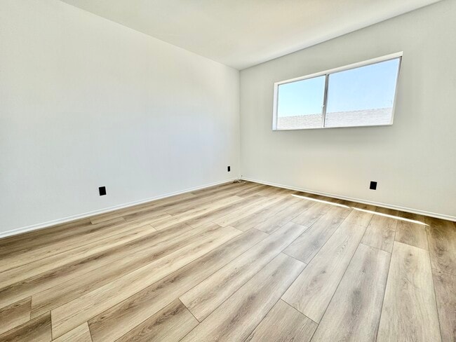 Building Photo - 2109 Crenshaw Blvd