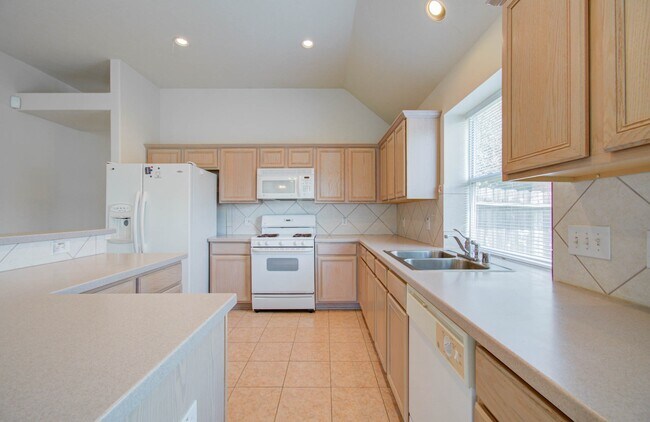 Building Photo - 1519 Mustang Crossing