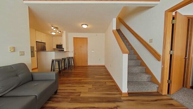 Building Photo - 3 Bedroom, 2 Bathroom