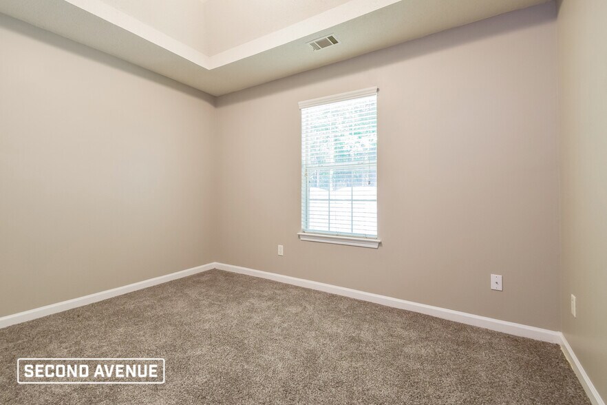 Building Photo - 277 Ermines Way