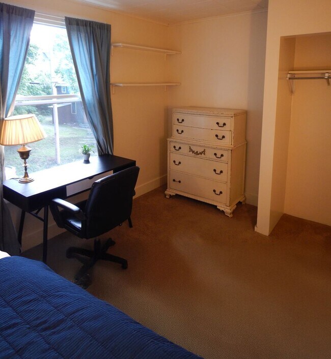 Building Photo - 113 Comstock Pl