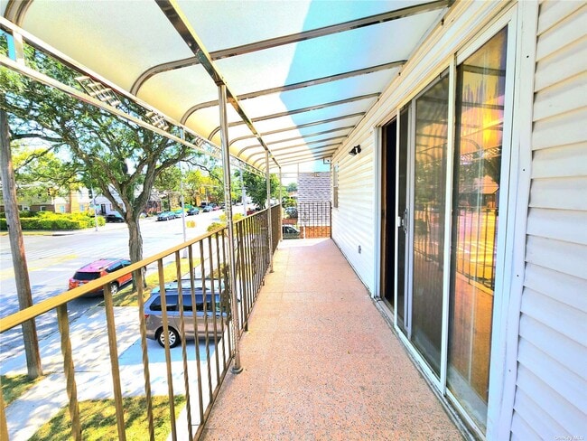 Building Photo - 40-50-50 Utopia Pkwy