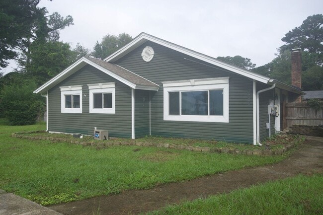 Primary Photo - 200 N Willow Ln