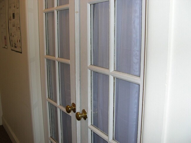 Building Photo - 120 Riverway St