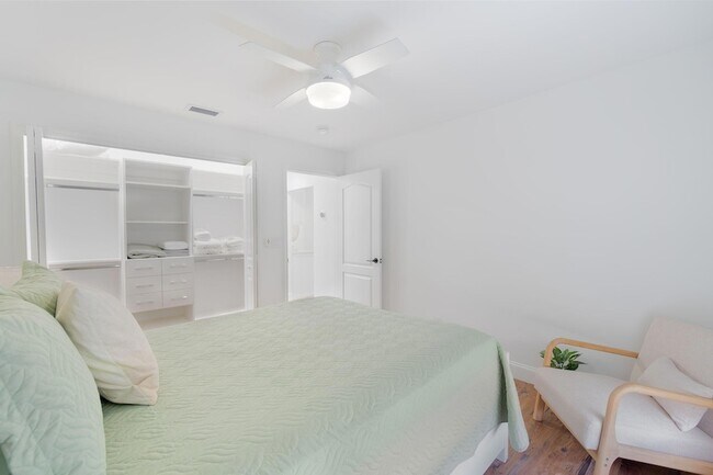 Building Photo - 13590 Jonquil Pl
