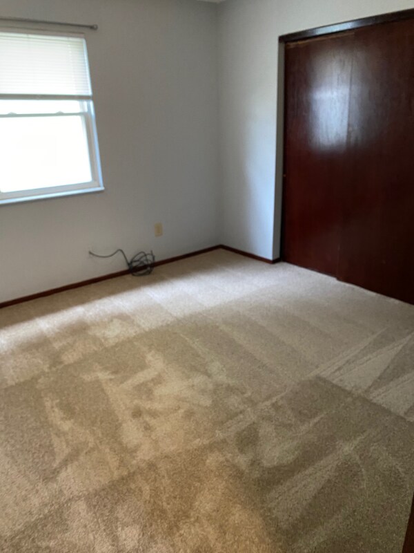 Building Photo - 136 W Pacemont Rd