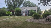 Building Photo - 926 N Mandan St