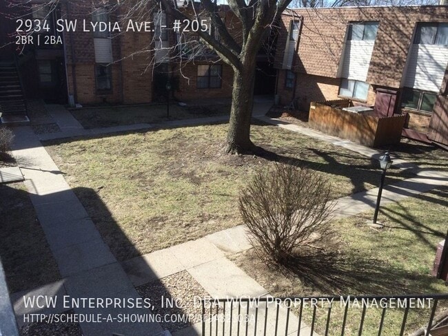 Building Photo - 2934 SW Lydia Ave