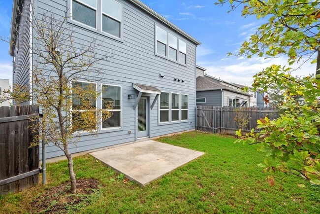 Building Photo - 15100 Forum Ave