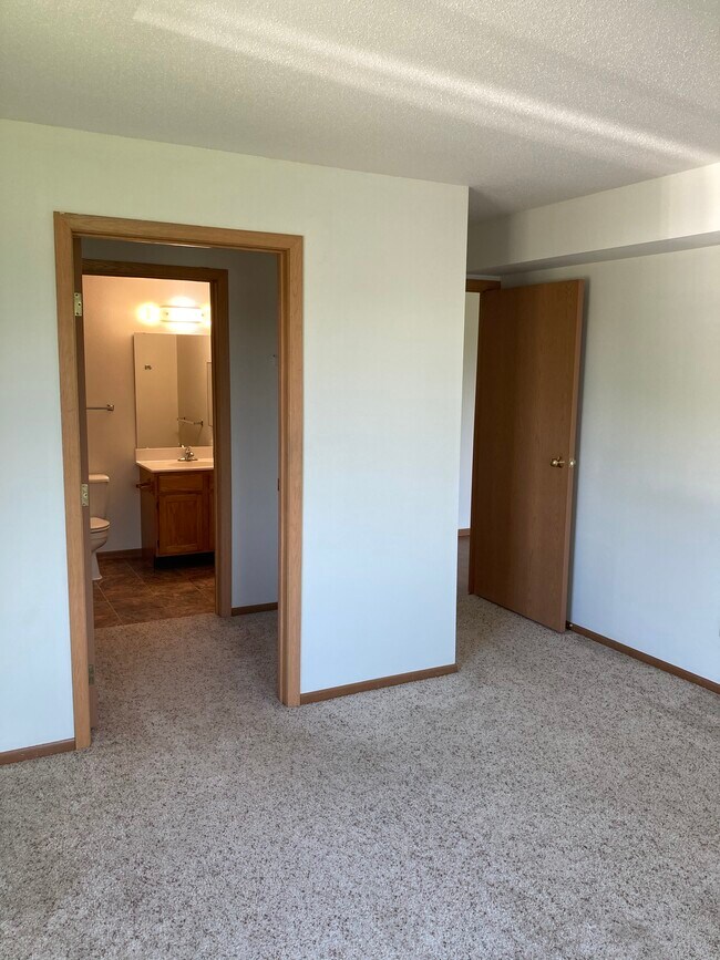 Building Photo - SummerField Thief River Falls Townhomes
