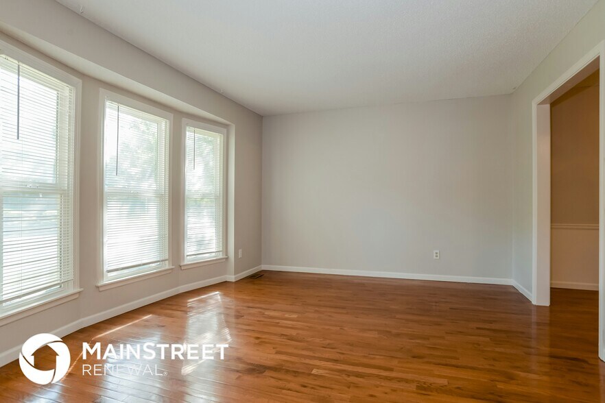 Building Photo - 14516 S Village Dr