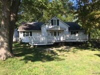 Building Photo - 146 Shore Dr SW