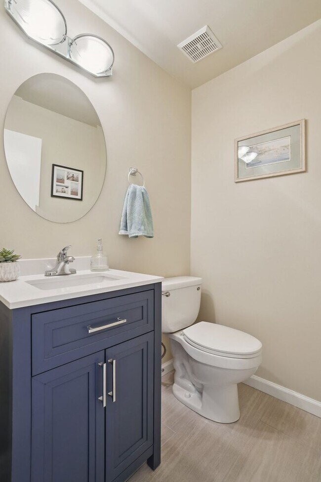 Building Photo - ocated in a sought-after community with to...