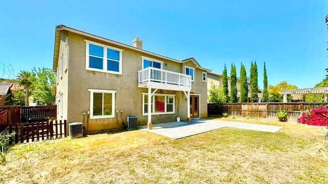 Building Photo - Wonderful Executive Style Two-Story Home in Beautiful Murrieta Oaks Community!