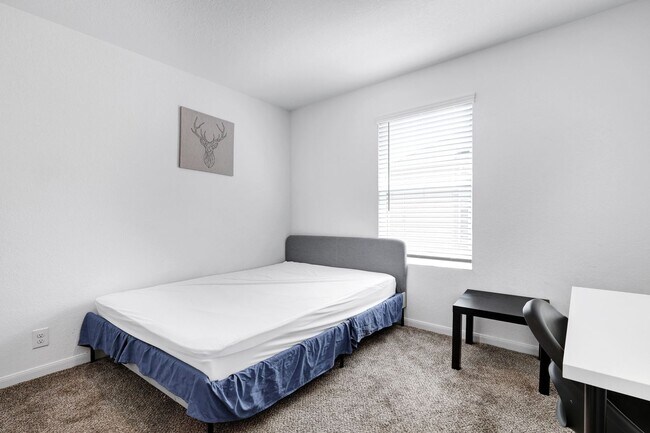 Building Photo - ***APPLICATION CURRENTLY UNDER REVIEW***Tw...
