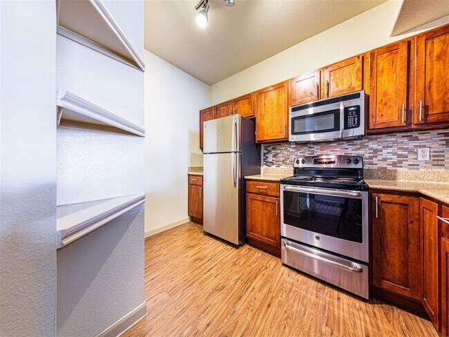 Building Photo - Resort-Style Comfort in Richmond!