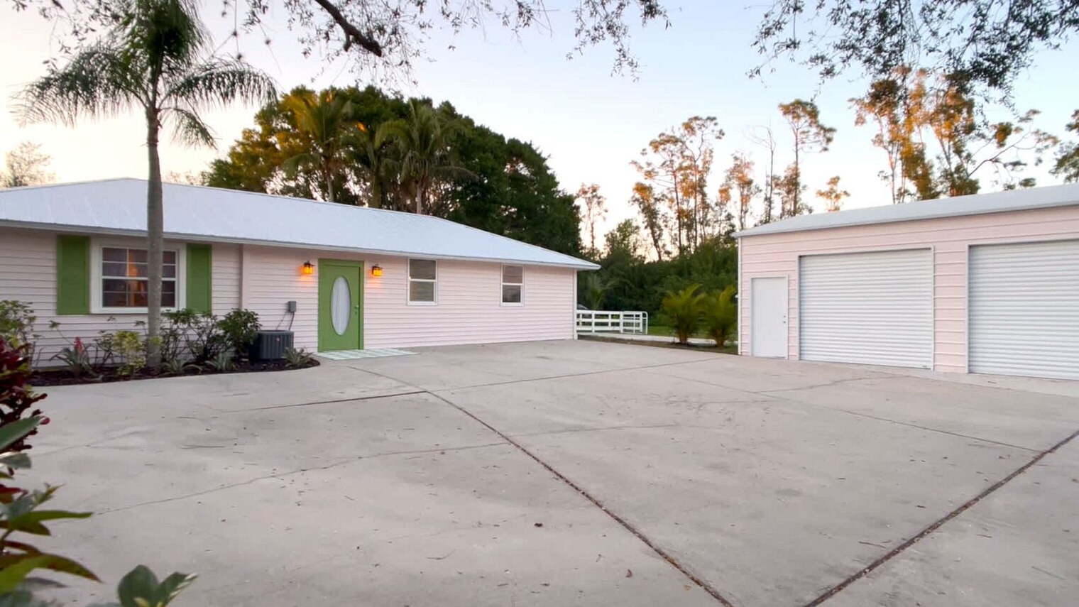 Building Photo - 15100 Sweetwater Ct