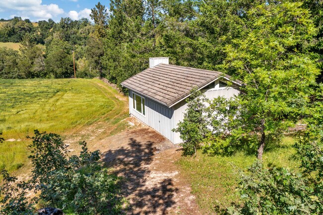 Building Photo - 4444 Redwood Rd