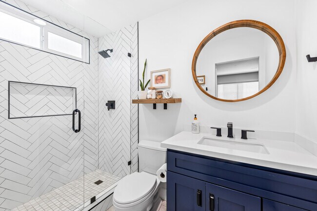 Building Photo - 6522 Farinella Dr