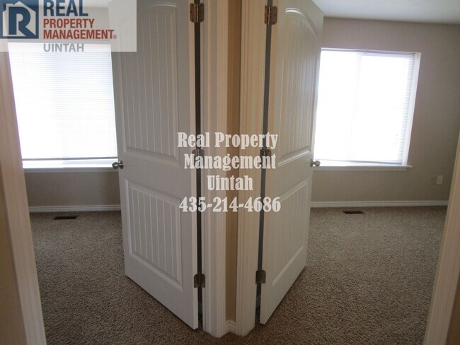 Building Photo - 1640 W 300 S