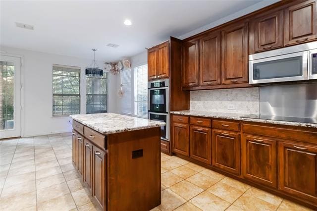 Building Photo - 920 Falcon Dr