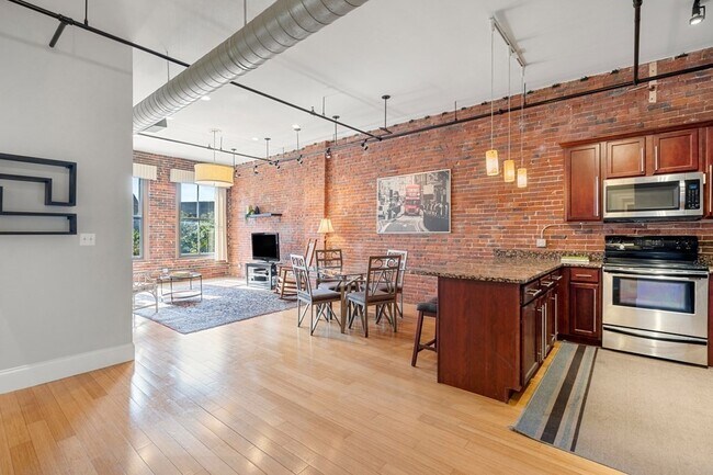 Building Photo - 61 Market St