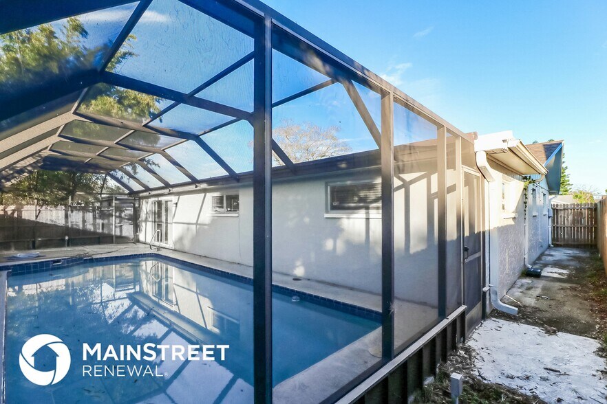 Building Photo - 8653 Sabal Way