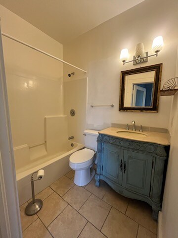 Building Photo - 14 Davis St