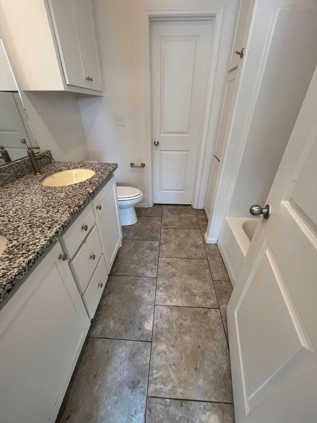 Building Photo - 5517 Lehigh St