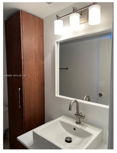 Building Photo - 2226 N Cypress Bend Dr