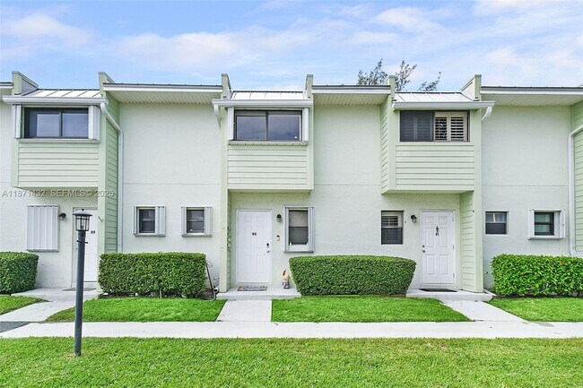 Building Photo - 9421 S Ocean Dr