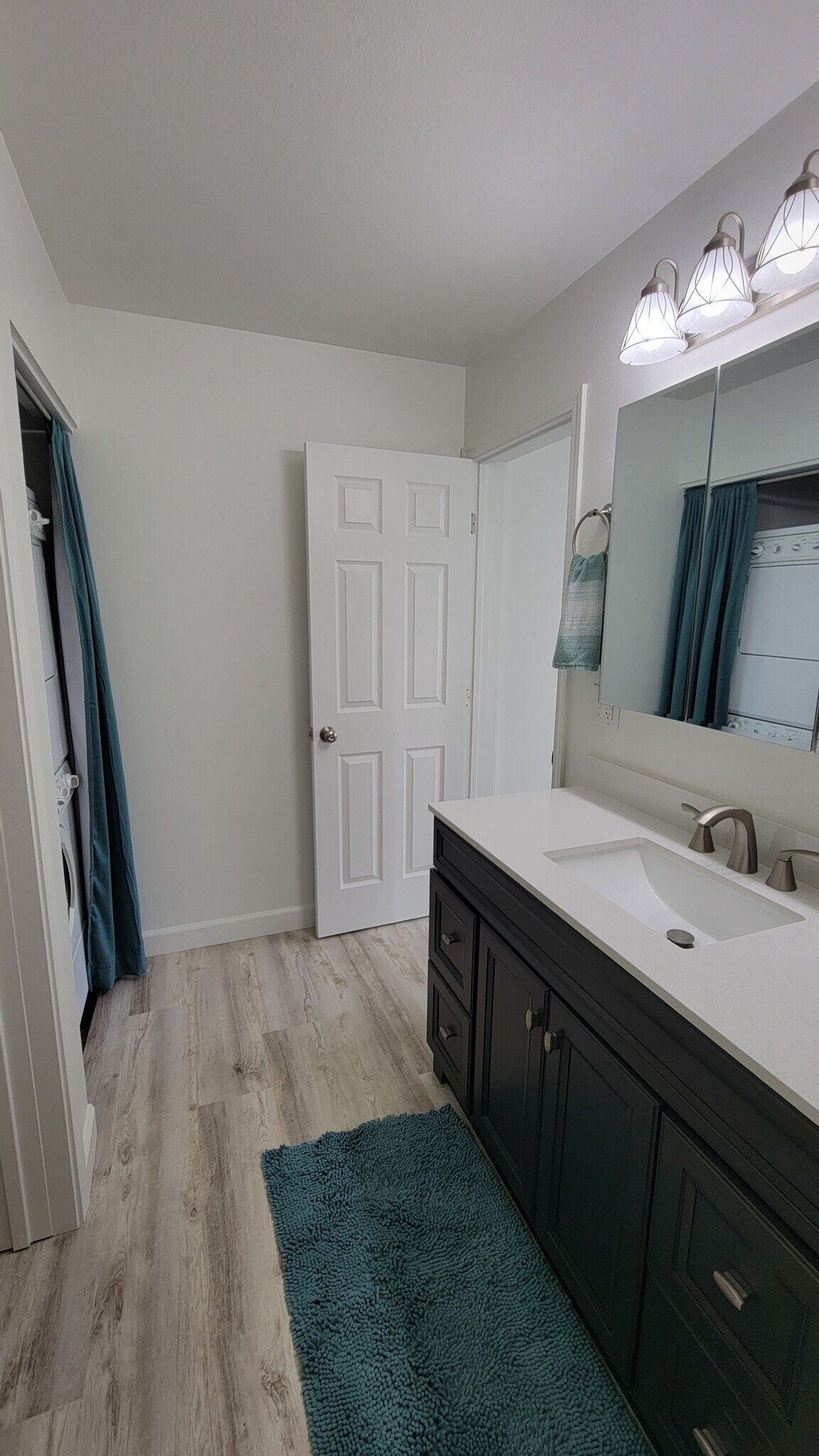 Master Bathroom - 1109 Wildrose Ct