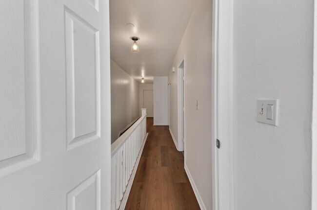 Building Photo - 635 6th St