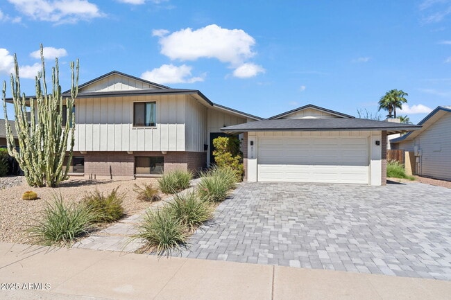 Building Photo - 8714 E Angus Dr