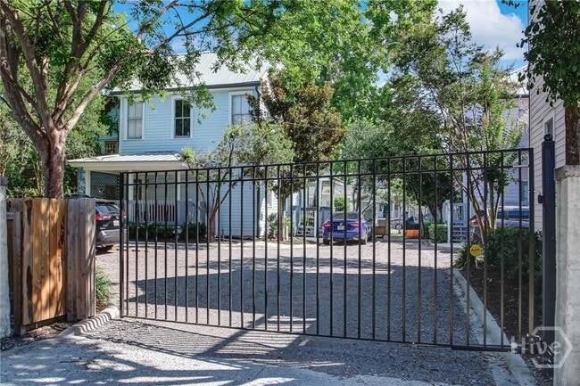 Building Photo - 303 W Henry St