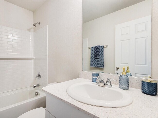 Building Photo - 405 Glendale Dr