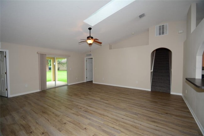 Building Photo - 20 Wheeler Ln