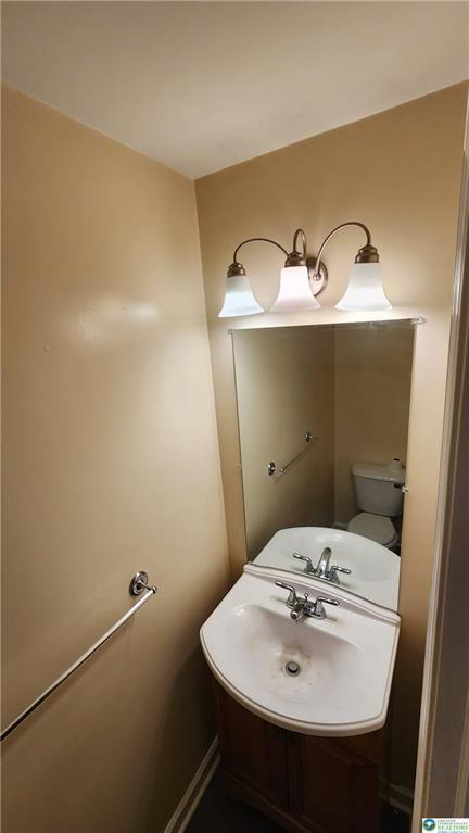 Building Photo - 2285 Juniper Dr