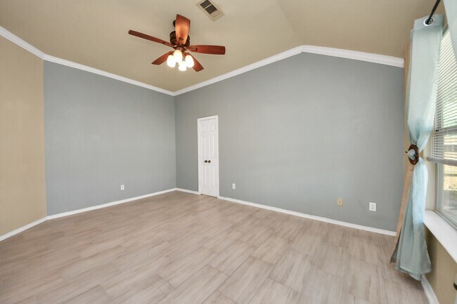 Building Photo - 130 Thunder Basin Dr